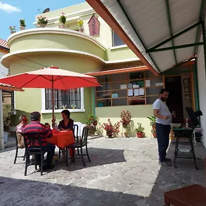 Posada Tambuca Guest house